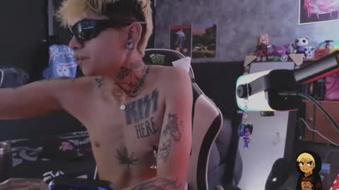 Snapshot of acidmilo chatting on 02.09.26 Acid Milo online show from 02.09.26