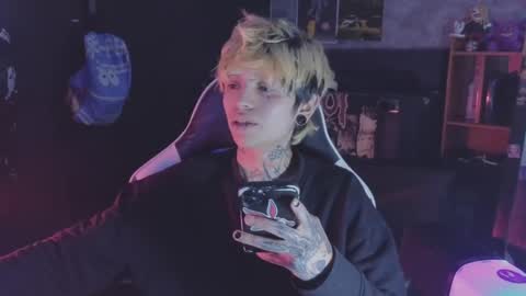 Snapshot of acidmilo chatting on 05.16.26 Acid Milo online show from 05.16.26