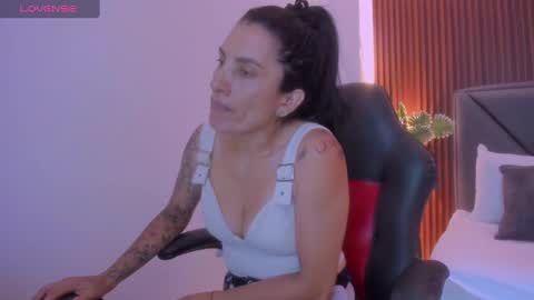 Snapshot of ada_oconnor_x_ chatting on 10.21.25 ada oconnor x   ..flaca..bella online show from 10.21.25