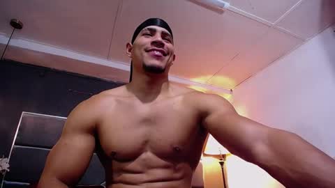 adam_fit19cm online show from 10.07.25