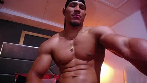 adam_fit19cm online show from 04.18.26