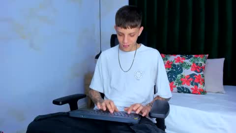 Snapshot of adam_hard_ chatting on 02.05.25 Adam online show from 02.05.25