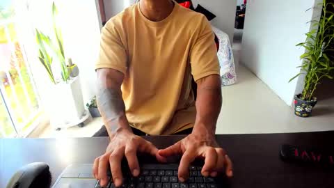 Adam Valencia online show from 11.09.25