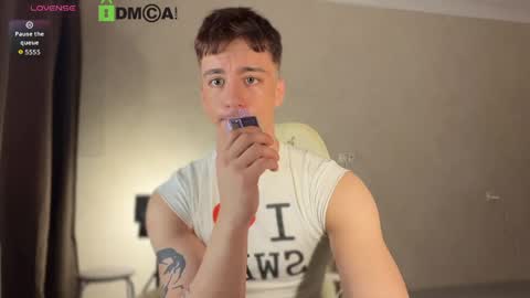 Hi Im Adam Glad to see u here 3 And its my first day online show from 06.04.26