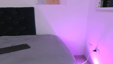 Snapshot of adams_niki chatting on 12.17.24 ADAMS Y NIKI online show from 12.17.24