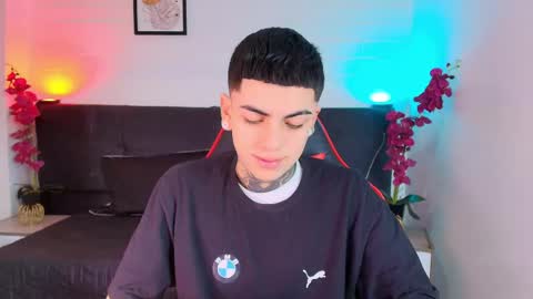 AdamsWalkerr  online show from 04.20.26