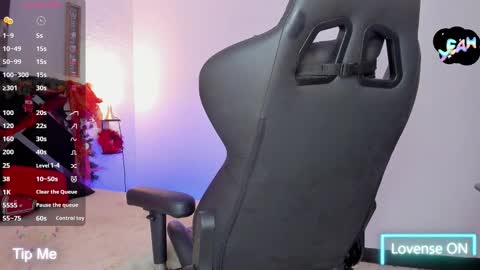 Snapshot of adan_oriol chatting on 12.17.25 Adan Oriol online show from 12.17.25