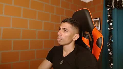 Adan Sin online show from 01.06.25