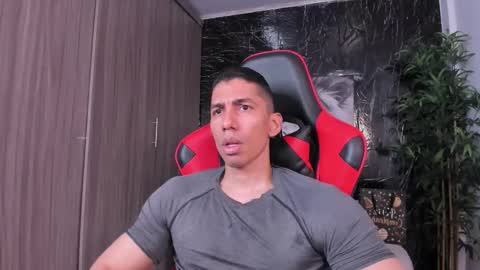 Adan Sin online show from 04.04.26