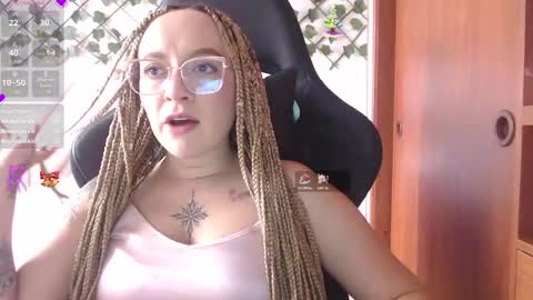 Snapshot of adaraah_ chatting on 12.14.25 adaraah online show from 12.14.25