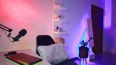 Snapshot of addictsqueen chatting on 08.09.26 ADDICTION online show from 08.09.26
