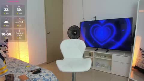 ..   .. independent model online show from 09.24.25