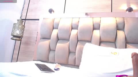 adela chase online show from 01.25.25