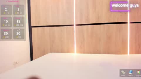 adela chase online show from 10.17.25