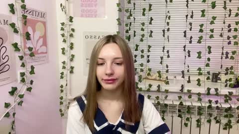 Snapshot of adele0_0 chatting on 12.19.24 Adele online show from 12.19.24