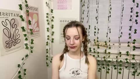 Snapshot of adele0_0 chatting on 12.22.24 Adele online show from 12.22.24