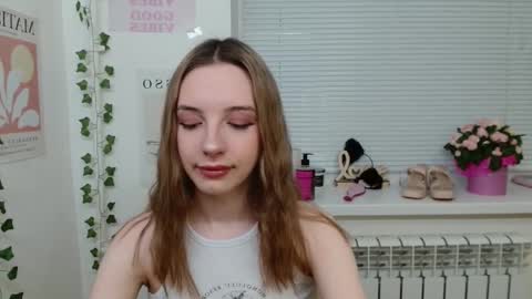 Snapshot of adele0_0 chatting on 02.11.25 Adele online show from 02.11.25