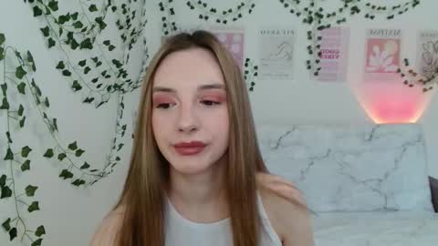 Snapshot of adele0_0 chatting on 02.23.25 Adele online show from 02.23.25