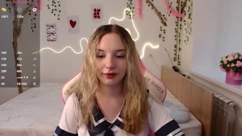 Snapshot of adele0_0 chatting on 09.27.25 Adele online show from 09.27.25