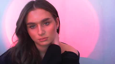 Adele Amore online show from 02.15.25