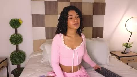 Andrea online show from 02.11.25