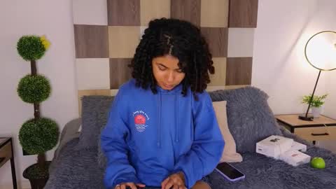 Andrea online show from 02.12.25