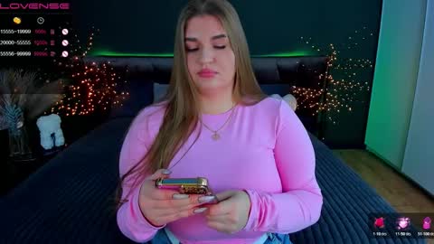 Snapshot of adele_sugar chatting on 11.14.25 Your Adele online show from 11.14.25