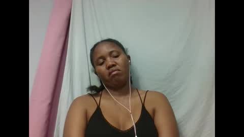 Snapshot of adelealy chatting on 10.29.25 adelealy online show from 10.29.25