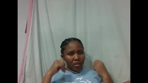 Snapshot of adelealy chatting on 11.06.25 adelealy online show from 11.06.25