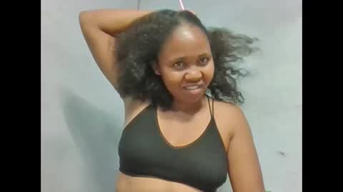 Snapshot of adelealy chatting on 11.12.25 adelealy online show from 11.12.25