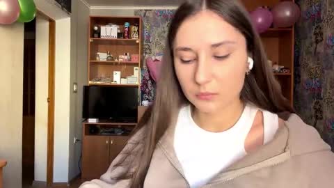 Snapshot of adeleapel chatting on 02.20.26 Poly online show from 02.20.26