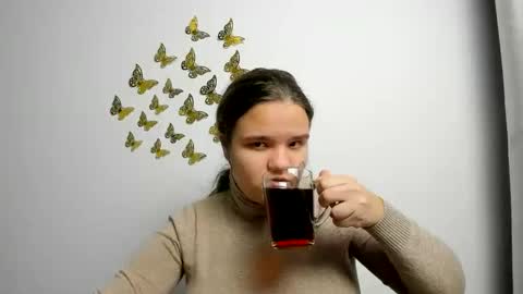 Snapshot of adelecruzz chatting on 01.22.25 adelecruzz online show from 01.22.25