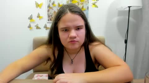 Snapshot of adelecruzz chatting on 02.08.25 adelecruzz online show from 02.08.25