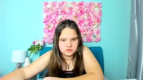Snapshot of adelecruzz chatting on 02.24.25 adelecruzz online show from 02.24.25