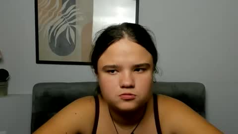 Snapshot of adelecruzz chatting on 09.17.25 adelecruzz online show from 09.17.25