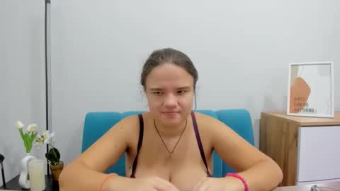 Snapshot of adelecruzz chatting on 10.11.25 adelecruzz online show from 10.11.25