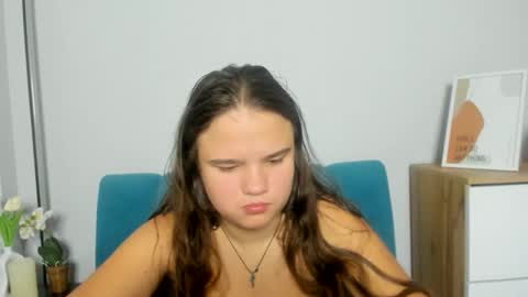 Snapshot of adelecruzz chatting on 10.21.25 adelecruzz online show from 10.21.25