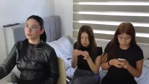 adellein foxx online show from 11.15.25