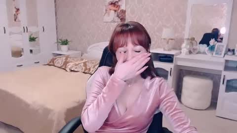 Snapshot of adelemoran chatting on 01.19.25 AdeleMoran online show from 01.19.25