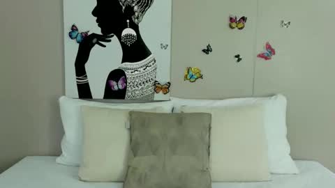 Adele Smithh online show from 11.22.25