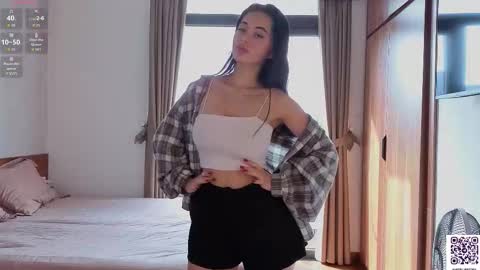 Snapshot of adelia_ntmu chatting on 10.31.25 Adelia online show from 10.31.25