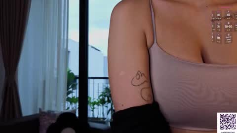 Snapshot of adelia_ntmu chatting on 11.22.25 Adelia online show from 11.22.25