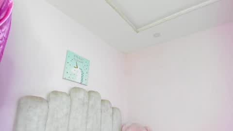 Snapshot of adeline1__ chatting on 04.25.26 dahia online show from 04.25.26