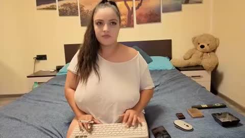 Snapshot of adellineee chatting on 06.28.26 Adellineee online show from 06.28.26
