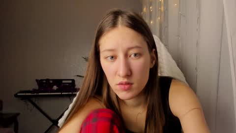 Snapshot of adellqueen chatting on 01.08.25 Adell online show from 01.08.25