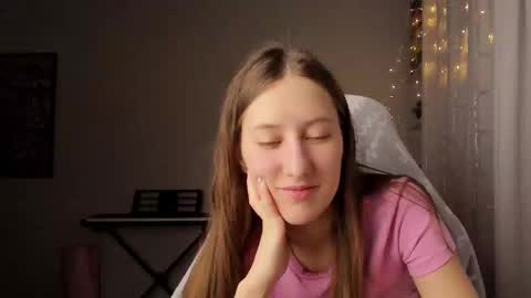 Snapshot of adellqueen chatting on 03.02.25 Adell online show from 03.02.25