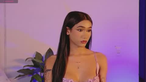 Isabellafirst online show from 10.06.25