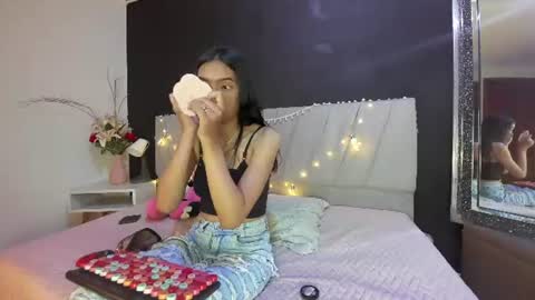 Snapshot of adharaharper chatting on 06.18.26 Adhara online show from 06.18.26