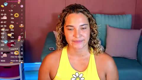 Snapshot of adharawo chatting on 11.27.25 Adhara online show from 11.27.25