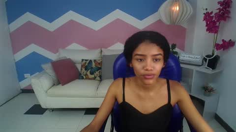 adisson_petite1 online show from 10.12.25